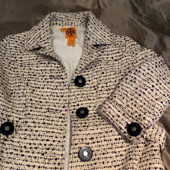 Blazer - Picture 2 of 2